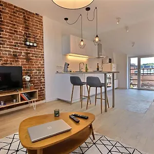 Apartment Gats Place